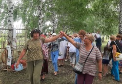 Народное гуляние «Макушка лета» прошло в селе Юрьевка губкинской территории 