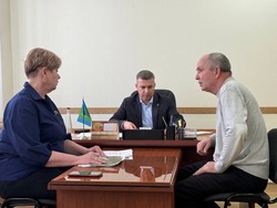 Михаил Лобазнов провёл приём губкинцев по личным вопросам 