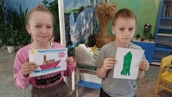 Юные таланты посёлка Троицкий посетили яркое мероприятие «В мире красок»