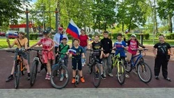 Специалисты ЦКР села Скородное организовали спортивную разминку на велосипедах