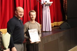 Константин Курганский и Михаил Лобазнов посетили Губкинский театр для детей и молодёжи