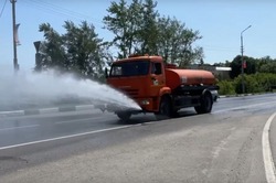 Работы по поддержанию чистоты и комфорта городской среды продолжились в Губкине 
