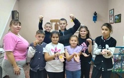 Мастер-класс «Чудеса в хрустале» прошёл в Досуговом центре села Архангельское 