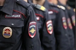 Михаил Лобазнов и Галина Колесникова поздравили сотрудников губкинской полиции с праздником