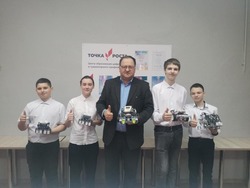 Сергиевские школьники стали победителями технологического фестиваля «РобоФест-2023»