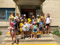 Юные жители посёлка Троицкий приняли участие в празднике «Под покровом Петра и Февронии»