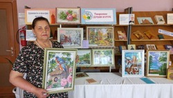 Выставка «Творение души и рук» открылась в посёлке Троицкий Губкинского горокруга 