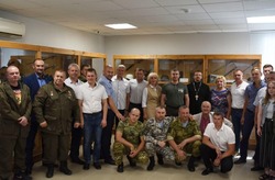 Михаил Лобазнов вручил губкинцам благодарности за активное участие в поддержке военнослужащих РФ 