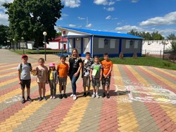 Конкурс рисунков на асфальте «Моё разноцветное лето» прошёл в селе Скородное 