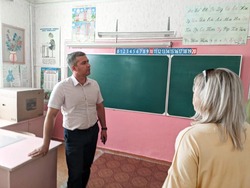 Михаил Лобазнов посетил школу №14 в Губкине 