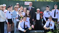 Губкинские ветераны принимали поздравления с Днём Победы
