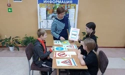 Сотрудники Дома культуры села Заломное обсудили с детьми основы правил дорожного движения 