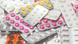 Городская прокуратура выявила нарушения условий хранения лекарств в аптеке Губкина
