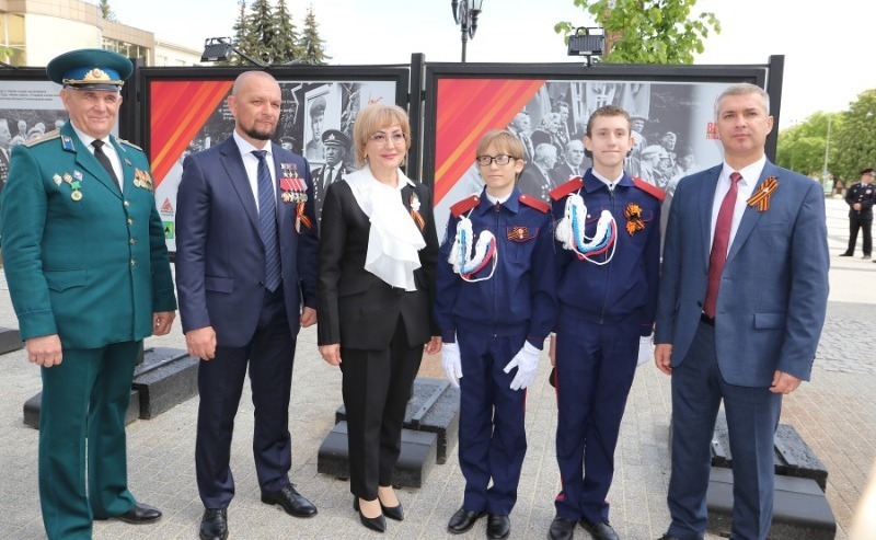 Презентации двух патриотических фотовыставок прошли в Губкине