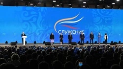 Вячеслав Гладков поздравил двух победителей премии «Служение» из Белгородской области