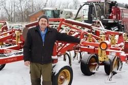 Тракторист предприятия «Губкинагрохолдинг» Сергей Гончаров не представляет жизни без любимой работы