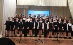 Городской этап областного фестиваля школьных хоров «Поющее детство» прошёл в Губкине