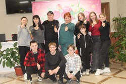 Развлекательная программа «А ну-ка, девушки!» прошла в Доме культуры села Богословка 