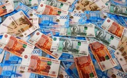 Сотрудники белгородских банков выявили 28 поддельных банкнот за три месяца 