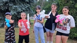 Сапрыкинские дети научились превращать обычные воздушные шары в удивительные поделки