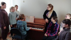 Ученики Троицкой детской школы искусств посетили классный час «Музыка весны» 
