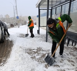 Губкинские коммунальные службы вышли на расчистку снега