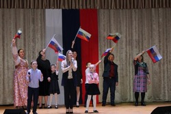 Жители и гости села Богословка посетили праздничный концерт в День народного единства 