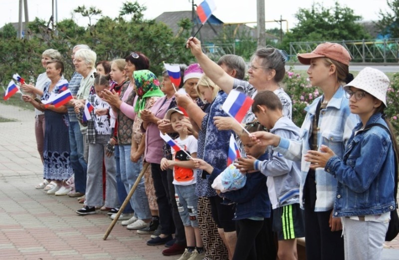 Праздничный концерт «Здесь Родины моей начало» прошёл в селе Аверино губкинской территории 