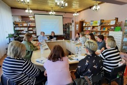 Круглый стол о взаимодействии семьи и библиотеки прошёл в посёлке Троицкий 