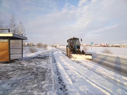 Сотрудники предприятия «Автодор» продолжили уборку снега в Губкинском горокруге