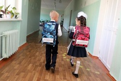 Губкинские первоклассники получат новые портфели к началу учебного года 