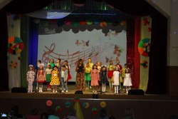 Концерт «Мы мир раскрасим голосами!» прошёл в Троицком ЦКР губкинской территории 
