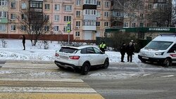 Водитель Lada Vesta сбил женщину на пешеходном переходе в Губкине