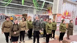 Троицкие культработники провели для губкинцев фронтовой спектакль «На привале»