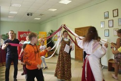 Праздник народных игр «Молодецкие забавы» прошёл в Чуевском ЦКР губкинской территории 