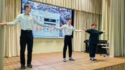 Сотрудники Центра культурного развития села Сергиевка провели мастер-класс по народному танцу
