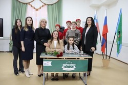 Торжественное открытие мемориальной доски и «Парты Героя» прошло в школе № 2 в Губкине