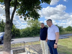 Михаил Лобазнов оценил качество новой дороги к памятнику героям-танкистам в селе Скородное