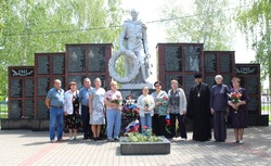 Жители села Богословка почтили память героев Великой Отечественной войны 