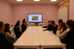 Познавательная программа «Матрёшка – душа России» прошла в Доме культуры села Коньшино 