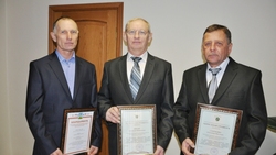 Заслуженные награды получили 34 работника агропромышленного комплекса Губкинского района