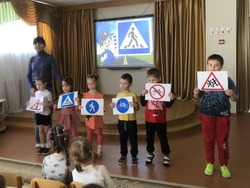 Маленькие жители посёлка Троицкий приняли участие в программе «Дорожный эрудит»