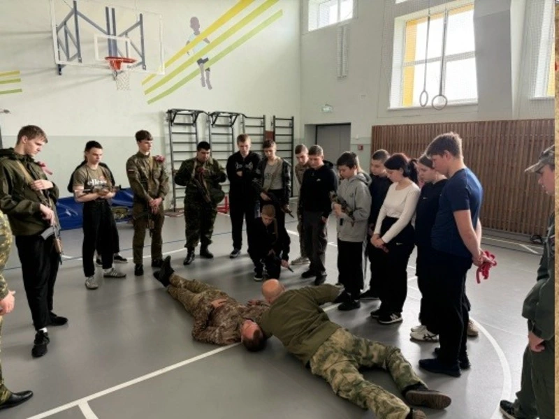 Сергиевские кадеты и юнармейцы встретились с бойцами батальона народного ополчения «Сталь»