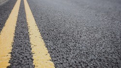 Власти Губкинского городского округа рассказали о сроках ремонта дороги у местного ТЦ 