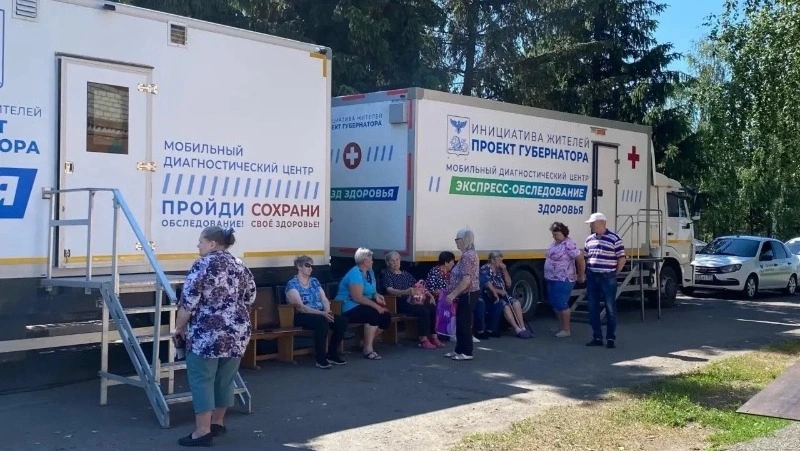 Мобильный медицинский комплекс «Поезд здоровья» работает на территории села Толстое