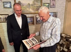 Василий Голиков и Галина Колесникова поздравили ветеранов — участников Великой Отечественной войны