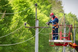 Специалисты «Белгородэнерго» модернизируют сети в 30 населённых пунктах региона