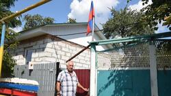 Жители х. Александровский Губкинского округа подготовились к Дню Государственного флага