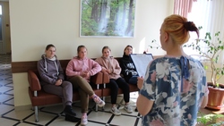 Богословские культработники губкинской территории провели беседу о событиях в Чернобыле