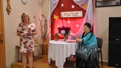 Творческая встреча с поэтессой прошла в селе Тёплый Колодезь